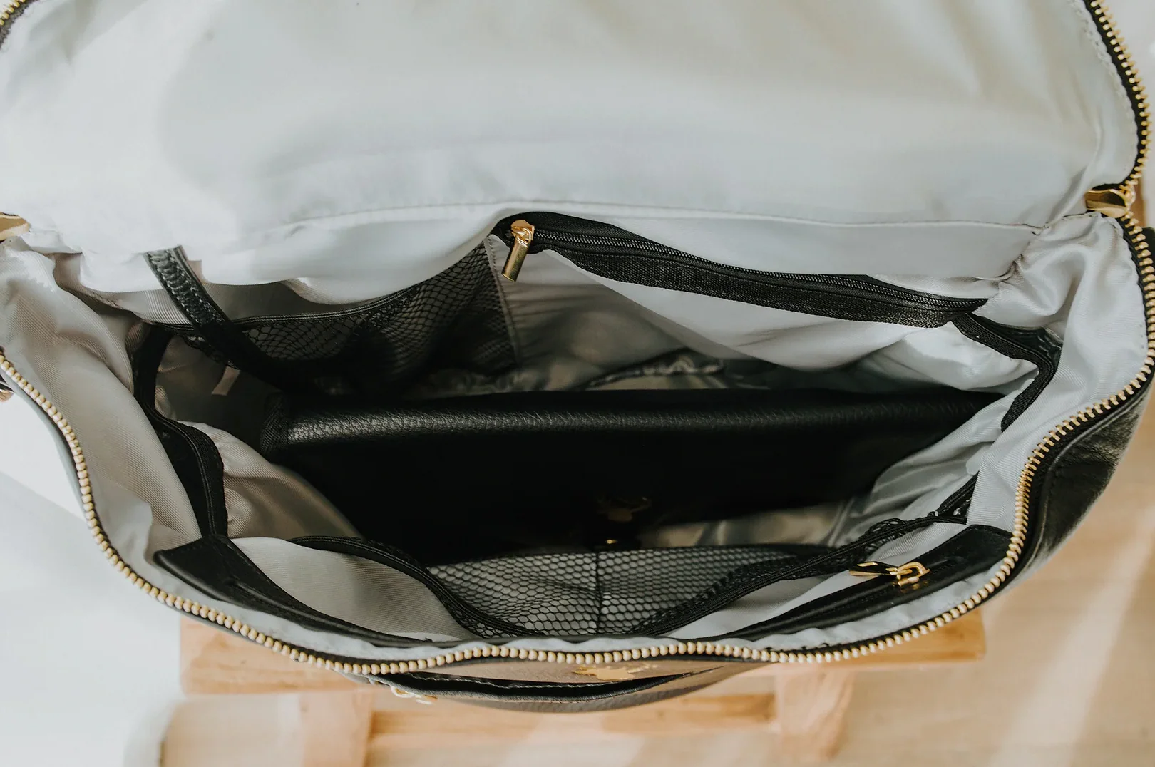 Sac à couches en cuir vegan - Noir – Image 3